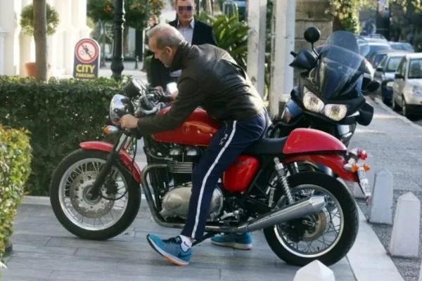 Στην αντεπίθεση ο Κωστόπουλος