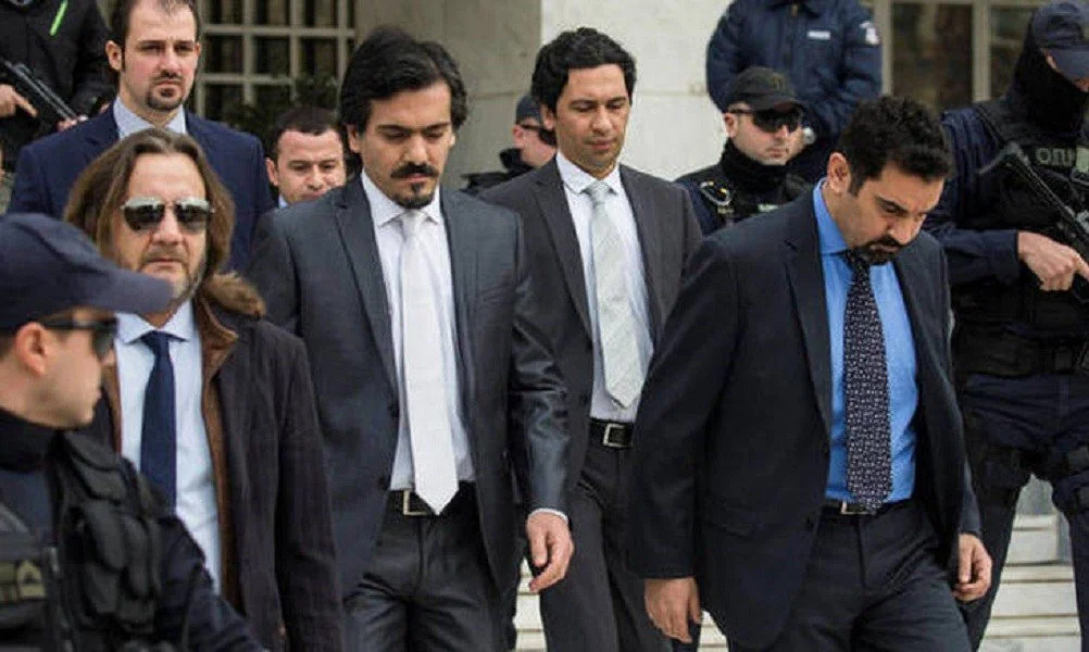 Αφέθηκαν ελεύθεροι όλοι οι Τούρκοι στρατιωτικοί