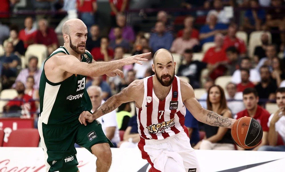 Το δύσκολο σκοράρισμα του Σπανούλη μπροστά στον Καλάθη (vid)