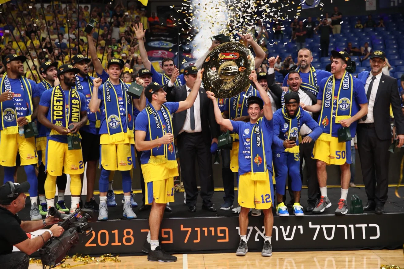 Η Μακάμπι επέστρεψε στο «θρόνο» της (pics)