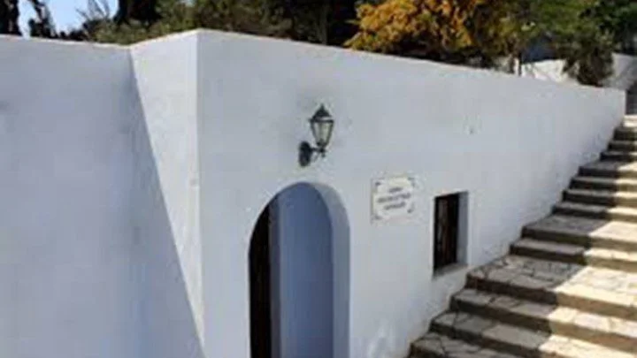 Απίστευτο κόλπο από... αθεόφοβο 39χρονο που εξαπατούσε τουρίστες!