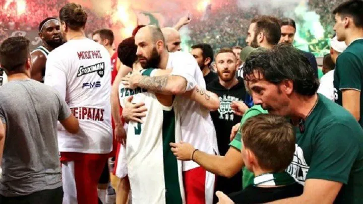 Επική ατάκα οπαδού σε Σπανούλη: «Σε βρίζουμε αλλά σ' αγαπάμε» (vid)