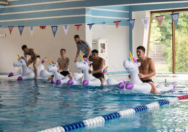 Τα «τρία λιοντάρια» και οι… μονόκεροι! (pics+vids)