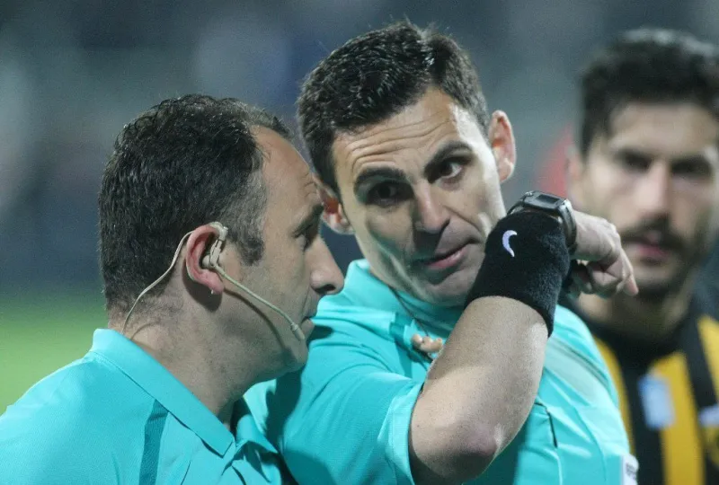 «Πλήρης αξιοπιστία αν κόβονταν ο Κομίνης»