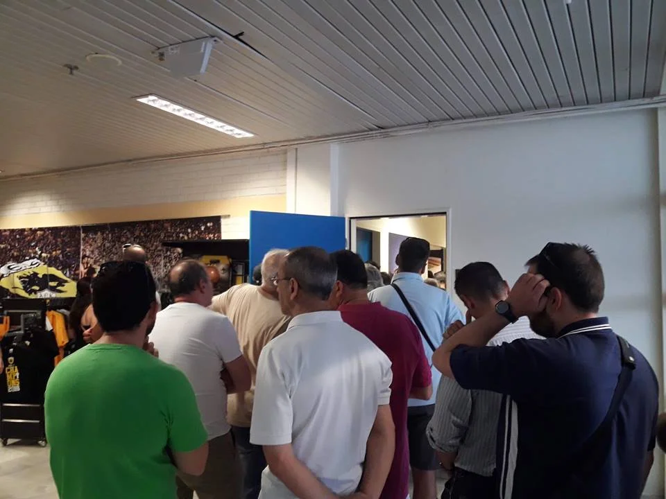 Ουρές για τα διαρκείας της ΑΕΚ (pics)