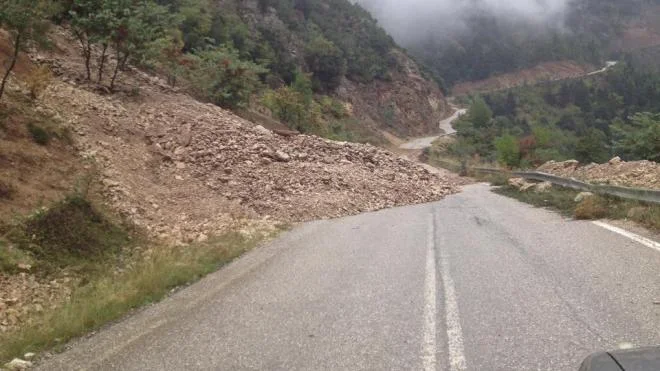 Λάρισα: Κατολισθήσεις από την κακοκαιρία
