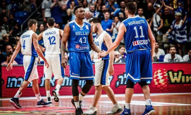 Τo κάρφωμα του Θανάση που «τρέλανε» τον Giannis! (vid)