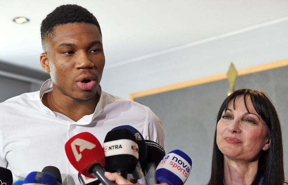 O Giannis διαφημίζει την Ελλάδα (vid)