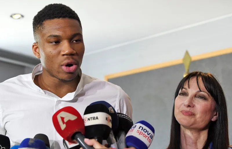 O Giannis διαφημίζει την Ελλάδα (vid)