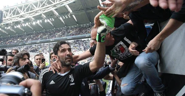 To «αντίο» του Μπουφόν στη Γιουβέντους (vid)