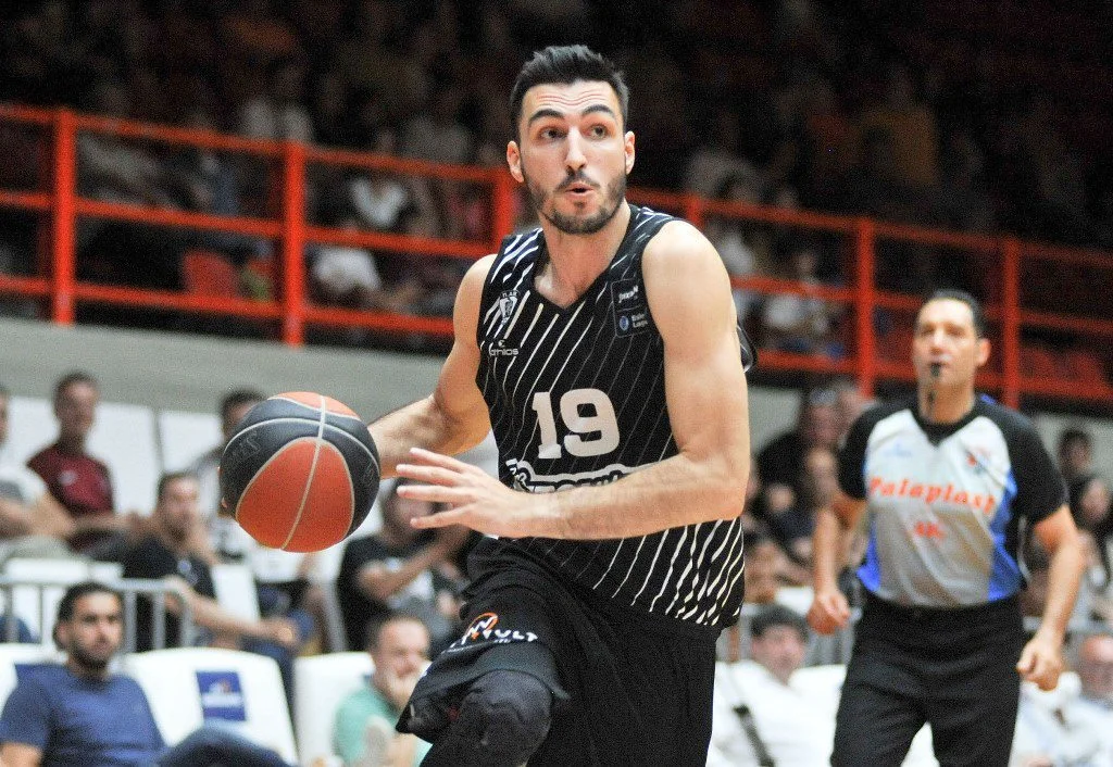 Ο Κατσίβελης με τη βούλα στον Προμηθέα