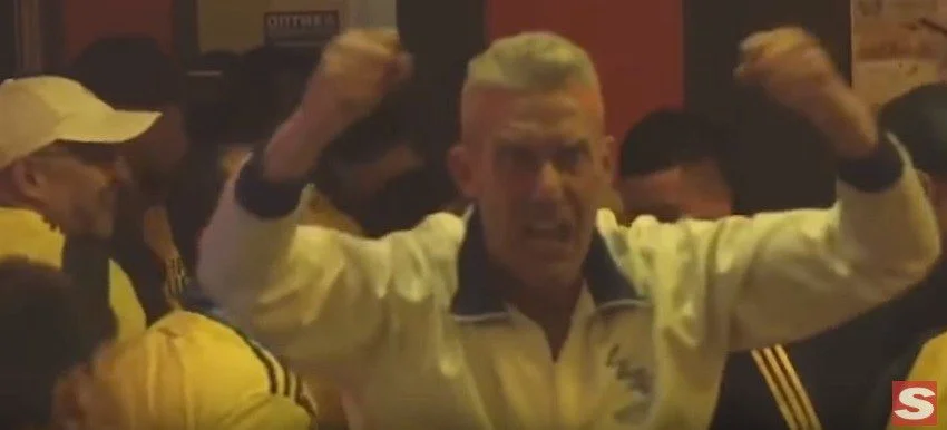 VIDEO: Άγγλος πανηγυρίζει προκλητικά ανάμεσα σε δεκάδες Κολομβιανούς