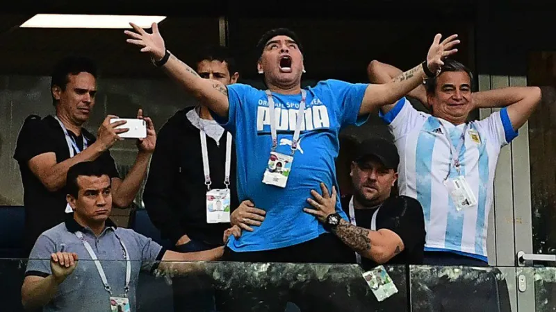 Σε… μίνι αντιπαράθεση Μαραντόνα και FIFA