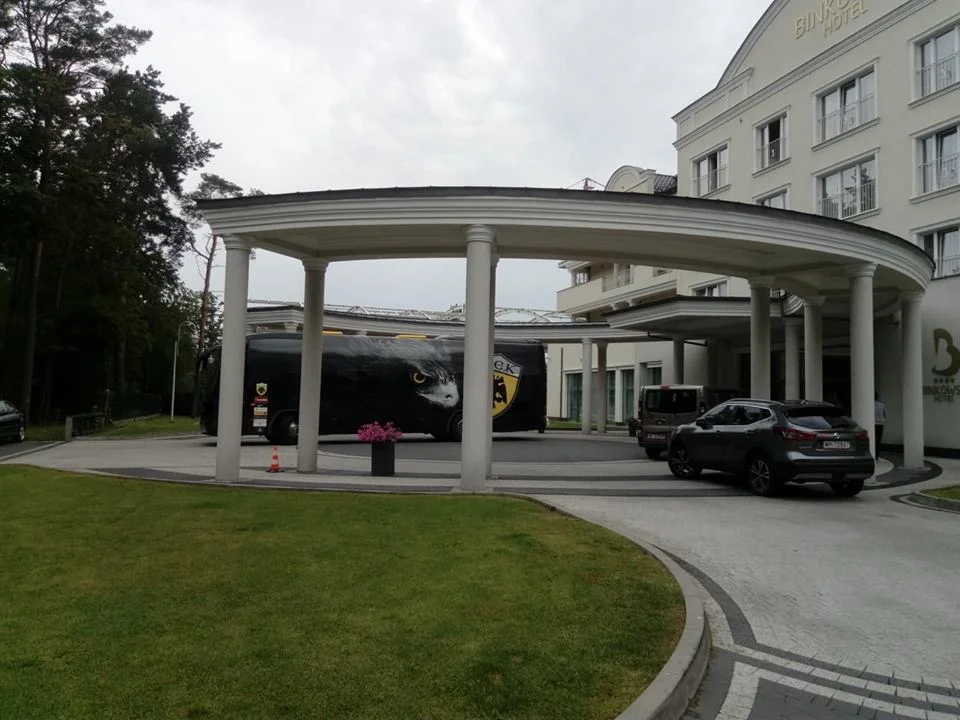 Η αναχώρηση της ΑΕΚ για το Ράντομ (vid)