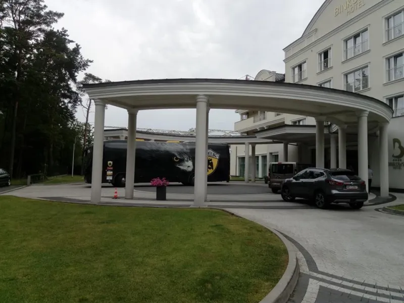 Η αναχώρηση της ΑΕΚ για το Ράντομ (vid)
