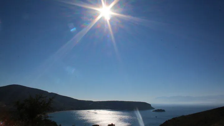 Σταθερά ψηλά ο υδράργυρος και το Σάββατο