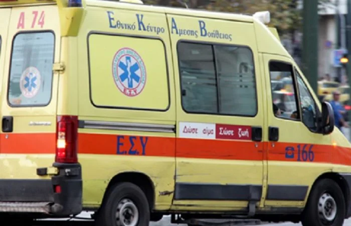 Λαμία: 33χρονη μητέρα έπεσε από τον τρίτο όροφο σε παρκαρισμένο αυτοκίνητο (pics)