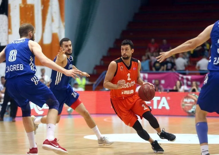 Ο Ούκιτς αποχωρεί από την Τσεντεβίτα
