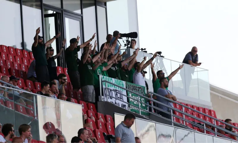 Πανό κατά του Αλαφούζου στην Αμβέρσα