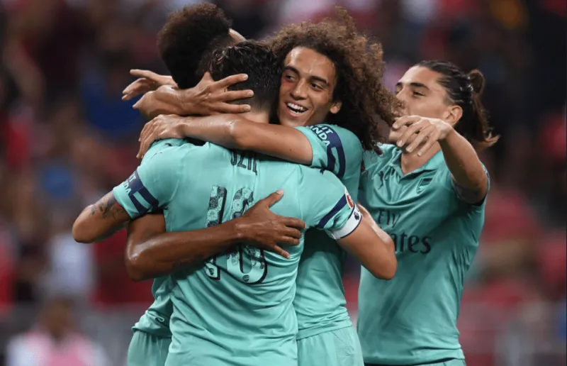 Με γκολ του Eζίλ 1-0 η Άρσεναλ την Παρί (vid)