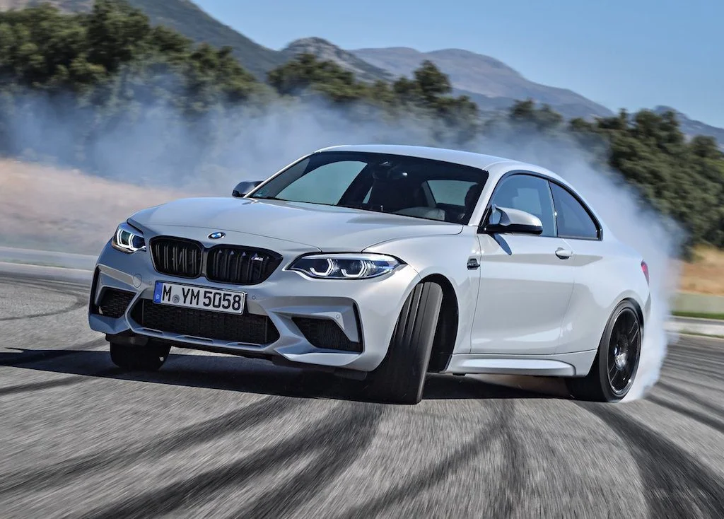 Ακόμα μεγαλύτερος πειρασμός: Η νέα BMW M2 Competition