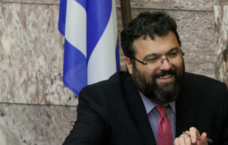 «Μια φορά να πείτε μία απλή λέξη. Παράγκα!»