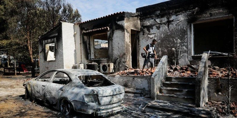 Ψηφίστηκαν τα μέτρα για στήριξη των πυρόπληκτων και οι ρυθμίσεις για τα αυθαίρετα