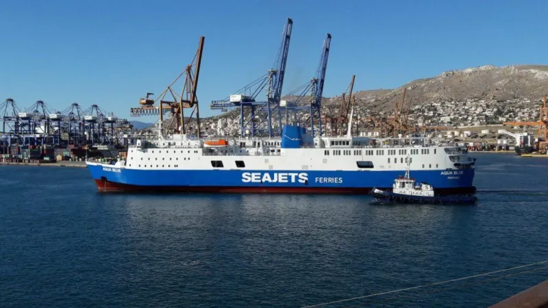 Επιβατηγό πλοίο προσέκρουσε στο λιμάνι της Σκιάθου