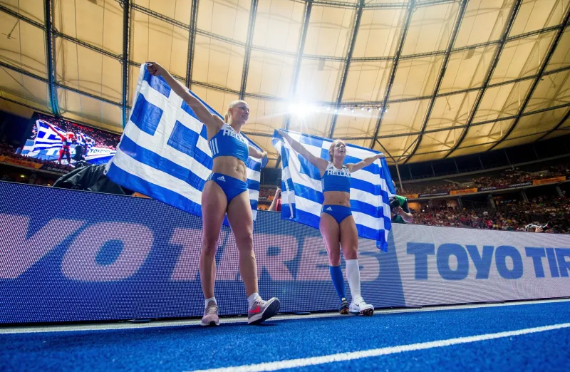 Η απονομή σε Στεφανίδη και Κυριακοπούλου (vid)