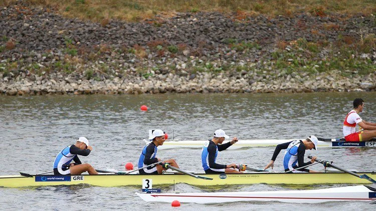Πέντε ελληνικά πληρώματα κωπηλατούν για τελικό