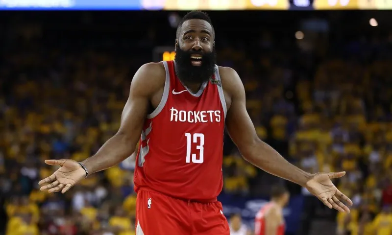 Πήρε το βραβείο MVP και... χαλάρωσε ο Χάρντεν (pics)