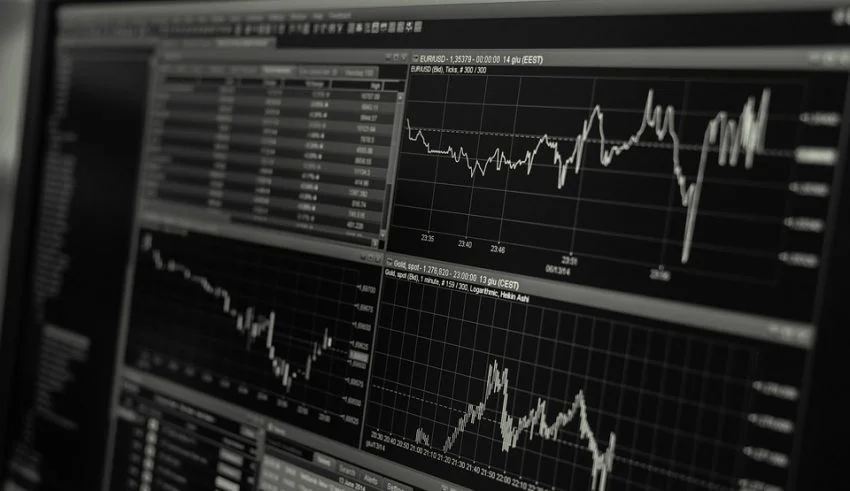 Διπλό χτύπημα από Moody's - S&P: H πιστοληπτική ικανότητα της Τουρκίας στα σκουπίδια