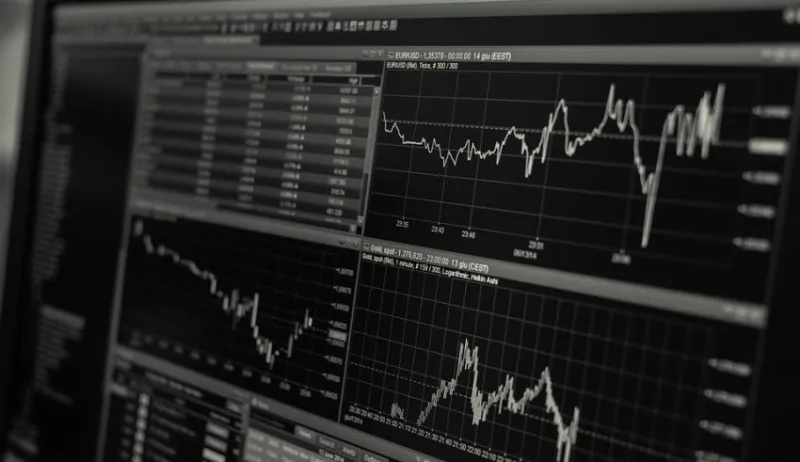 Διπλό χτύπημα από Moody's - S&P: H πιστοληπτική ικανότητα της Τουρκίας στα σκουπίδια