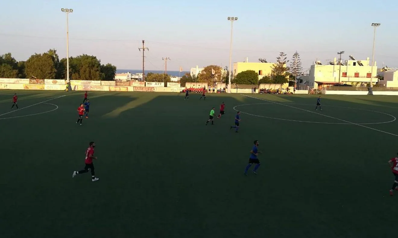 Ο Πανθηραϊκός 2-1 τη Θύελλα Καμαρίου στο ντέρμπι της Σαντορίνης