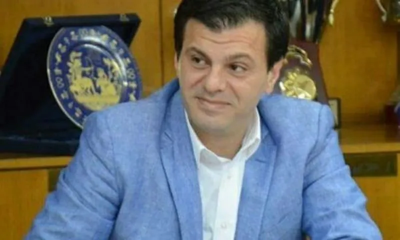 Ο Παπαθανασάκης... έκοψε τον ενθουσιασμό του Σορούρ