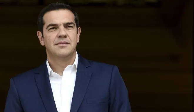 Αλέξης Τσίπρας: Από αυλή σπιτιού απηύθυνε διάγγελμα στον ελληνικό λαό