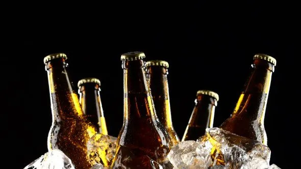 Ποια κατάψυξη;; Έτσι θα παγώσεις γρήγορα την μπύρα σου