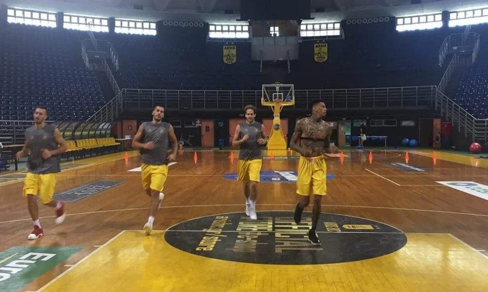 Η υποδοχή των φίλων του Άρη στην Καστοριά (pics &amp; vid)