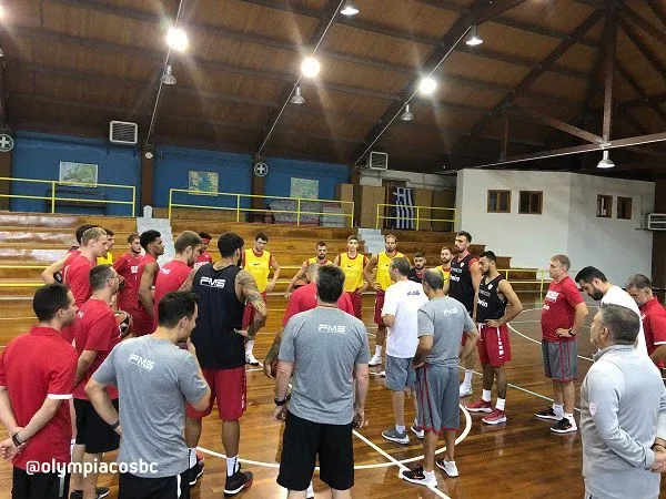 Μία ημέρα από την προετοιμασία του Ολυμπιακού (pics)