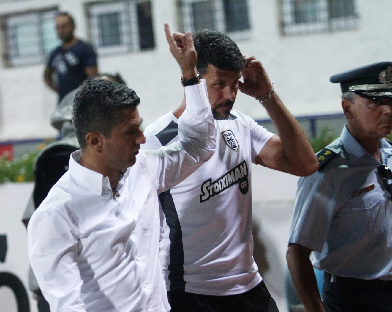 Καταγγελία Πανιωνίου για άσεμνη χειρονομία Λουτσέσκου! (pics)
