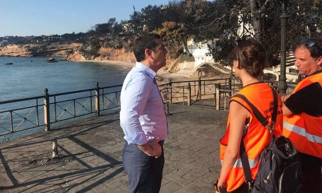 Στο Μάτι ο Αλέξης Τσίπρας με Δούρου, Φάμελλο, Σπίρτζη,Χαρίτση και Φλαμπουράρη (vid)