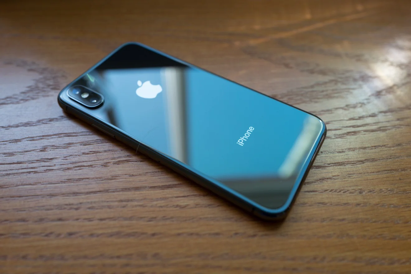 Πίνοντας το... IPhoneX (vid)