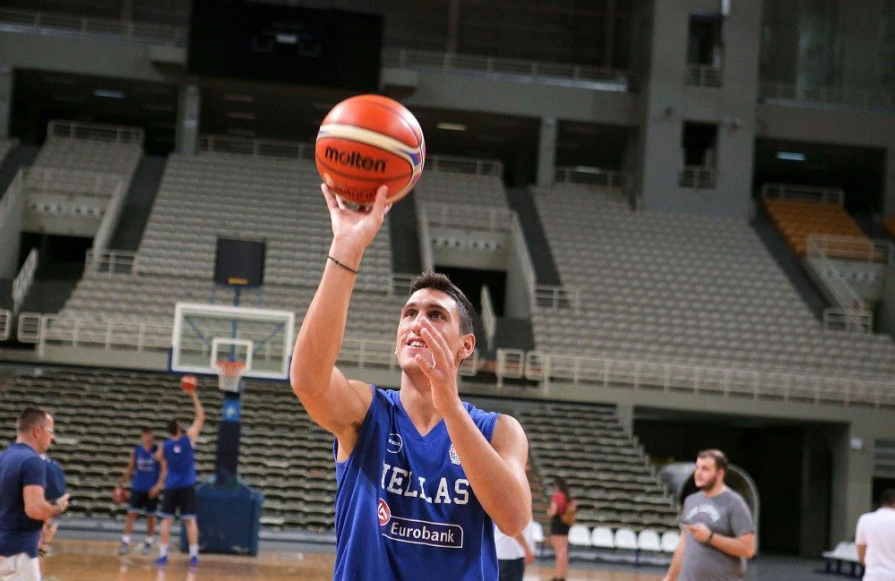 Πήγε να βρει τον… Μπουφόν ο Λαρεντζάκης (vids)
