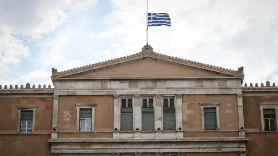 Στην Αθήνα οι θεσμοί – Τι θα γίνει με τις συντάξεις