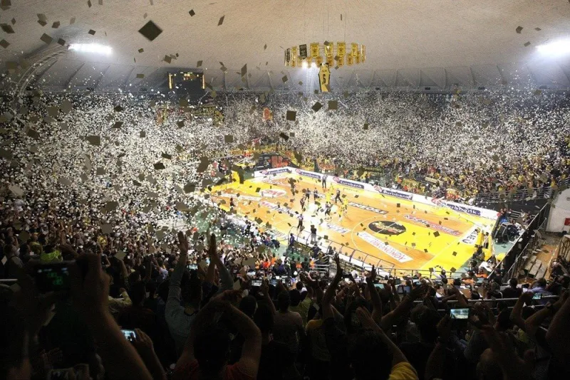 Επιστρέφουν οι court side seats στο "Nick Galis Hall"
