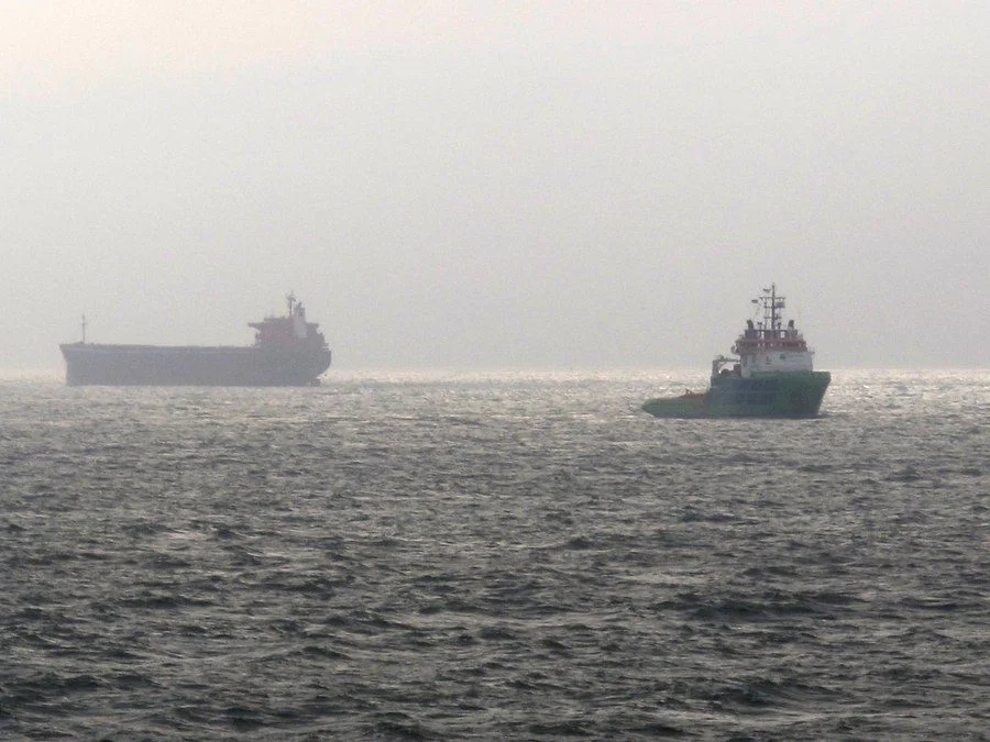 Μηχανική βλάβη σε φορτηγό πλοίο ανοιχτά της Σύρου