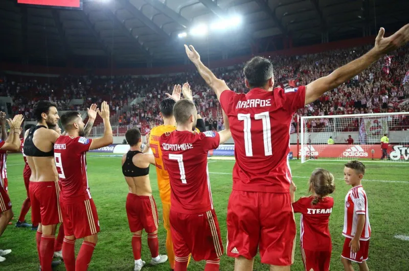 Αγάπη διαρκείας και 19.000 κάρτες!