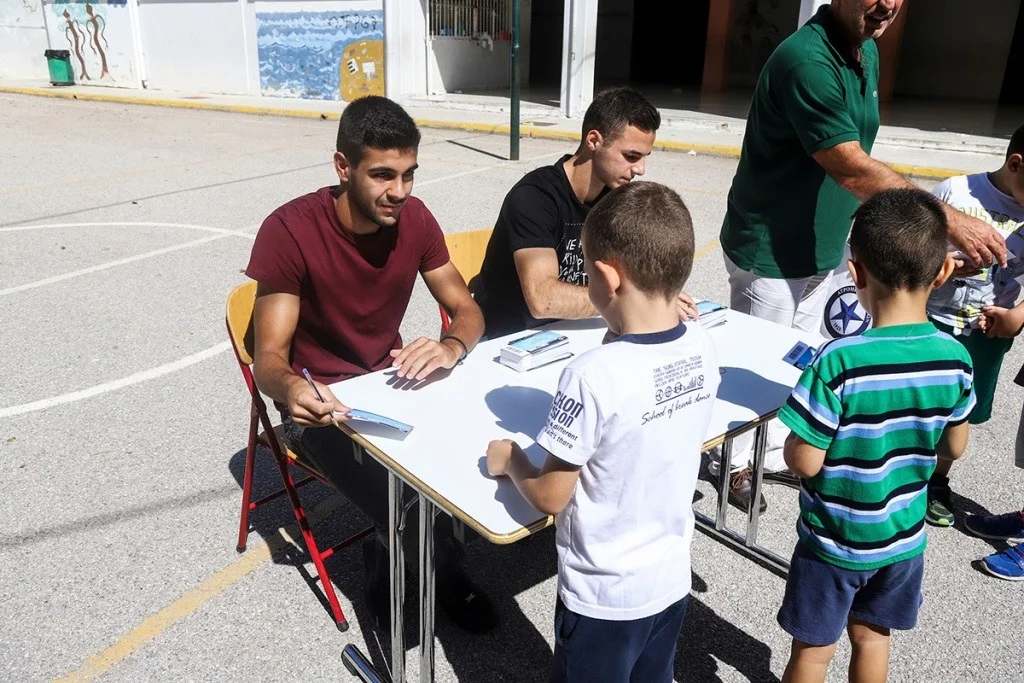 Σε σχολείο του Περιστερίου αντιπροσωπεία του Ατρομήτου (pics)