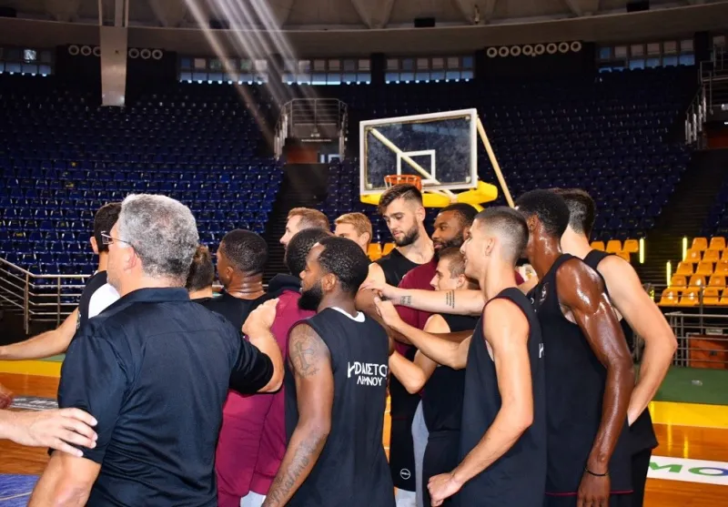 Ο Ήφαιστος απέκτησε τα δικά του αποδυτήρια (pics)