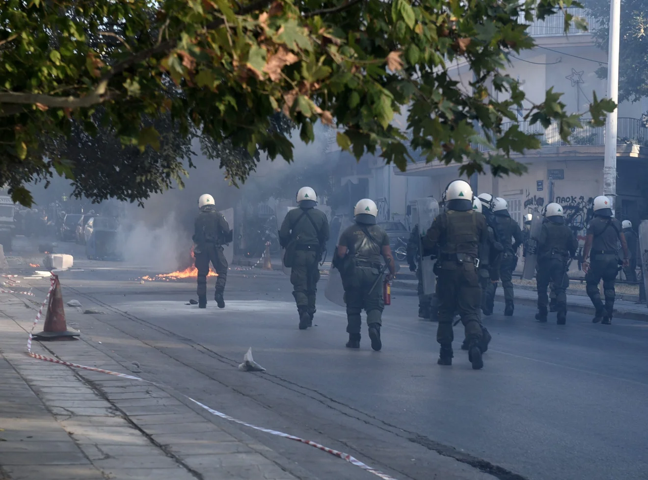 ΠΑΟΚ-Αρης: Ενταση και μολότοφ έξω από την Τούμπα!